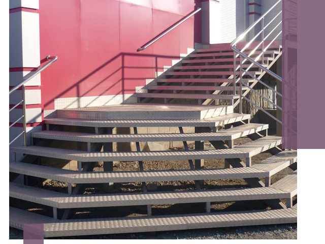 Лестницы для магазина в Белой Калитве — изготовление и монтаж