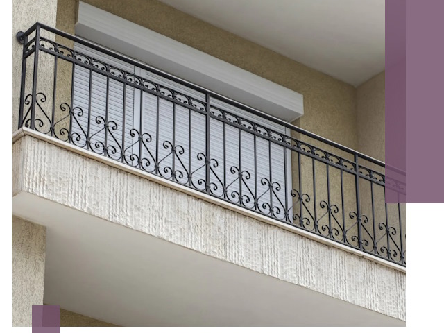 Балконные ограждения из металла и стекла в Белой Калитве для домов