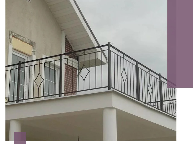 Изготовление балконных ограждений в Белой Калитве из металла и стекла