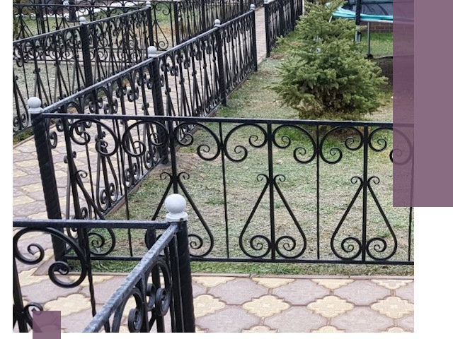 Кованые газонные ограждения под ключ в Белой Калитве
